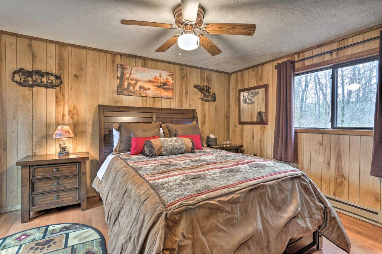 Bear Den Rustic Pocono Lake Home With Game Room! Εξωτερικό φωτογραφία