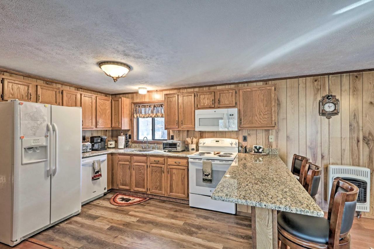 Bear Den Rustic Pocono Lake Home With Game Room! Εξωτερικό φωτογραφία